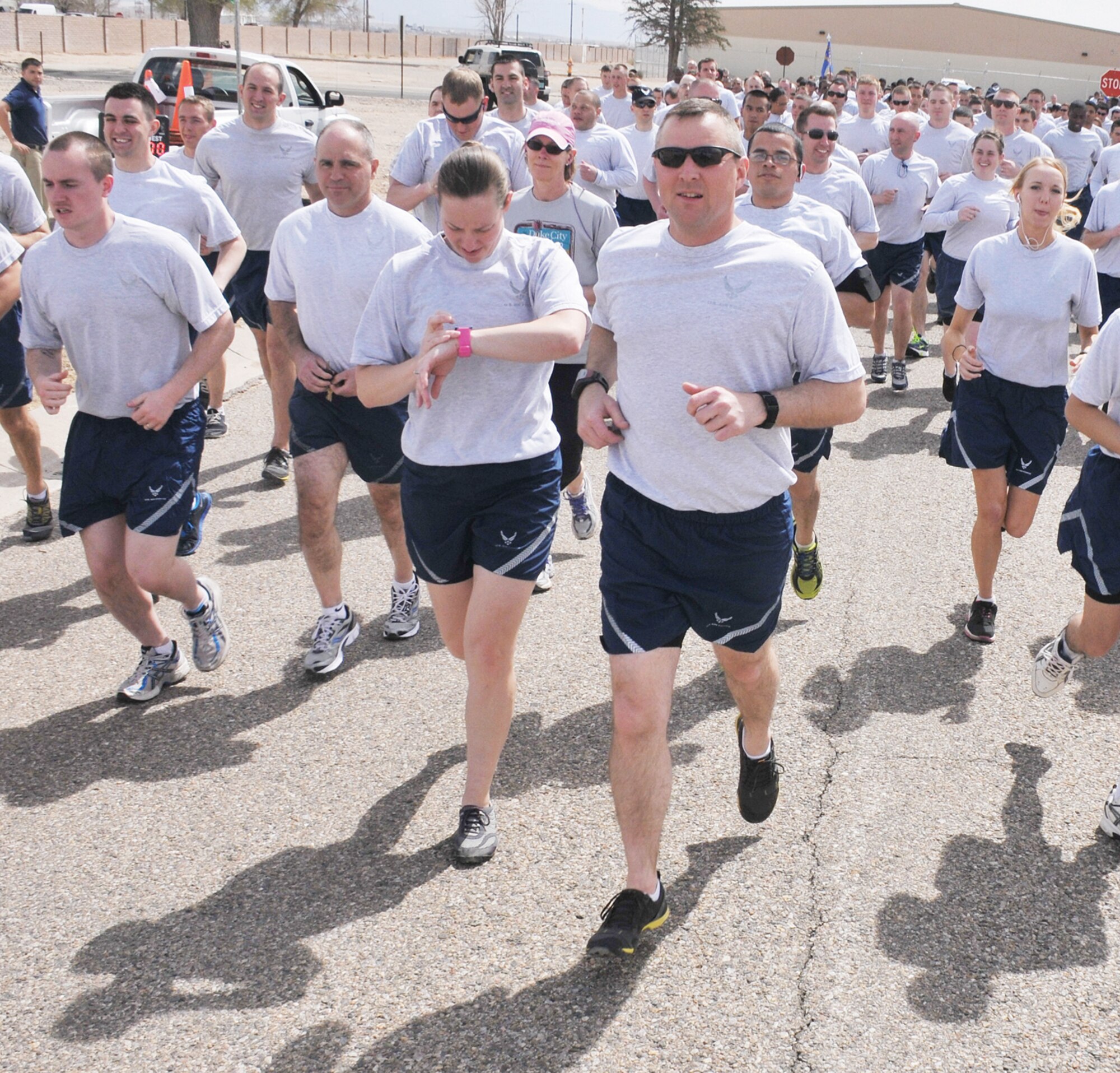 Kirtland Fitness Center issues running challenge > Kirtland Air Force ...