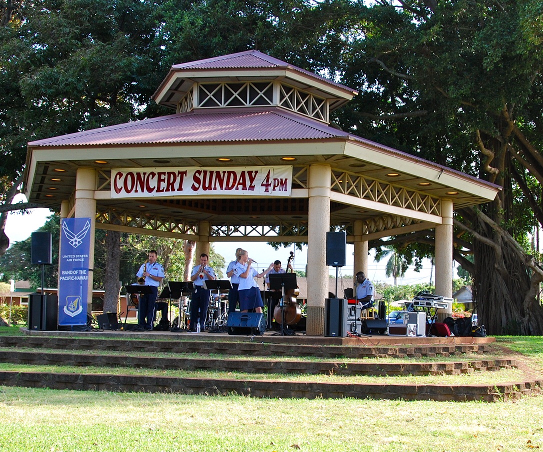 7 April 2013: MSgt Lara Murdzia makes her "Papana" debut during the Bandstand Concerts series!