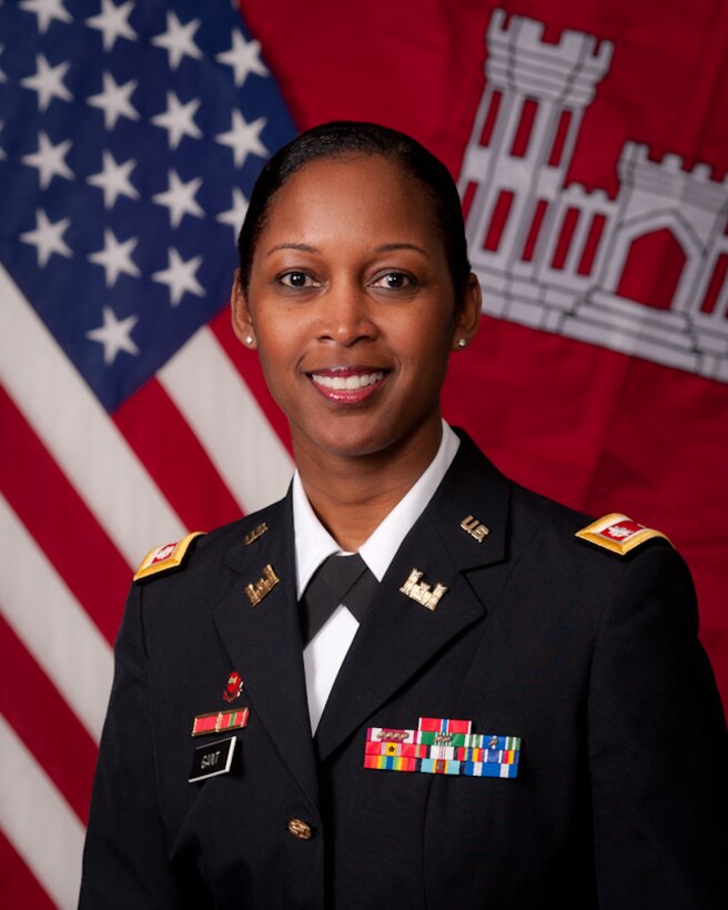 Official photo of Albuquerque District Commander Lt. Col. Antoinette R. Gant.