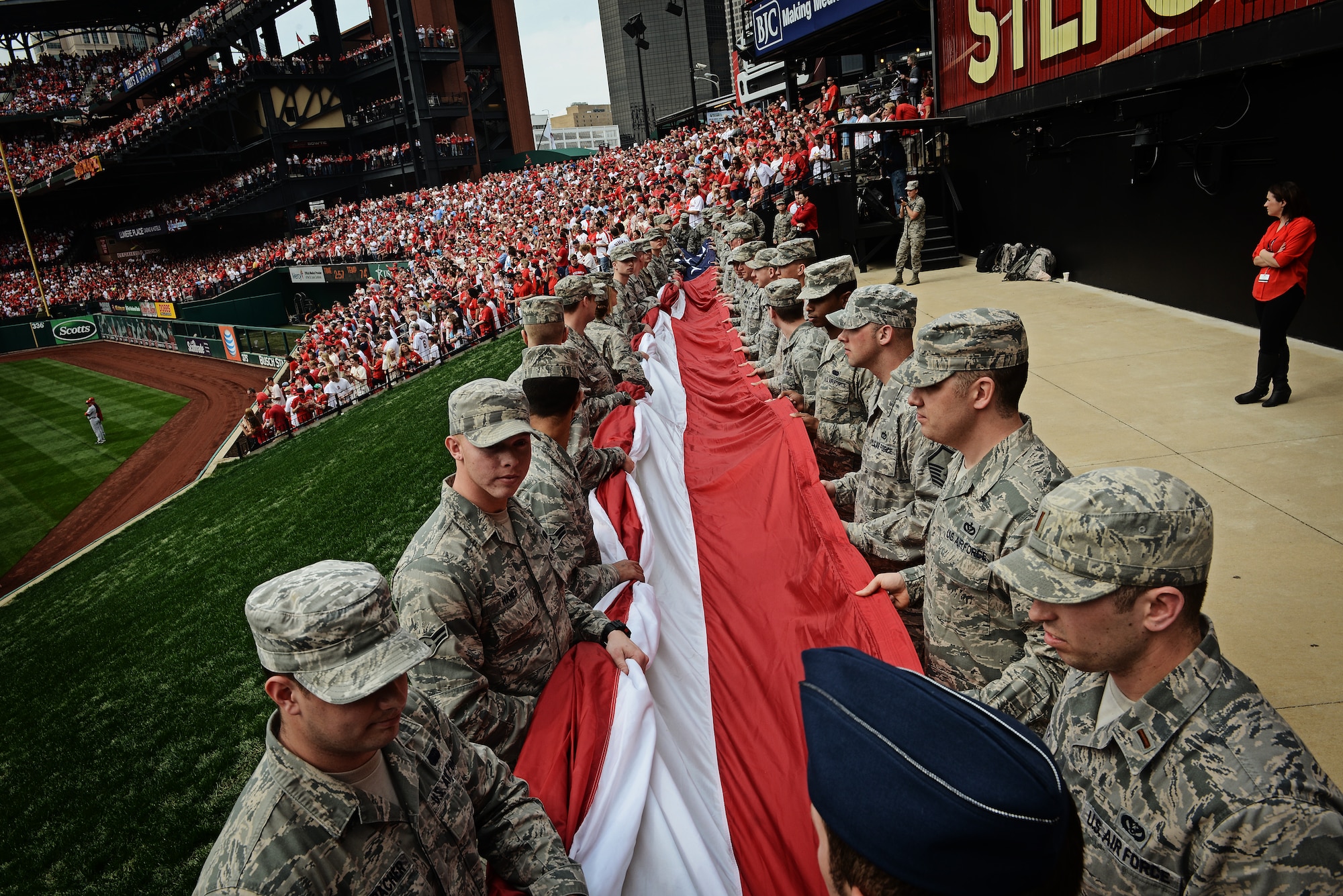 St. Louis Cardinals - Attention first responders, medical and military  personnel, we want to show our appreciation by holding a special sale at  the Official Cardinals Team Store at Busch Stadium just