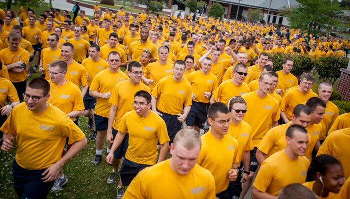 Sailors begin the Sexual Assault Awareness 5k Run April 11, 2013, at Joint Base Charleston – Weapons Station, S.C. It is estimated that more than 2,400 Sailors are victims of sexual assault every year and the run was held to bring awareness to sexual assault. (U.S. Air Force photo / Airman 1st Class Tom Brading) 