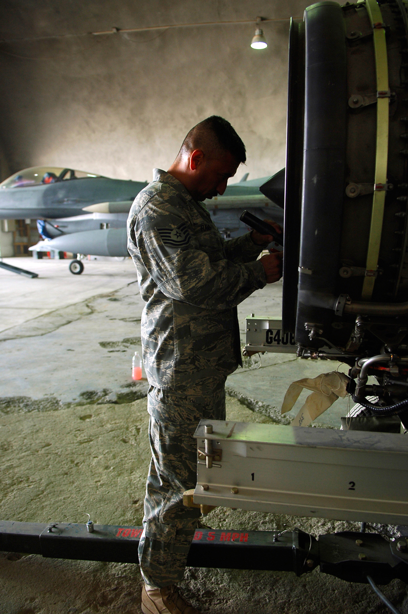 Mechanics Maintain Engines For America's Air Power > National Guard > Guard  News - The National Guard