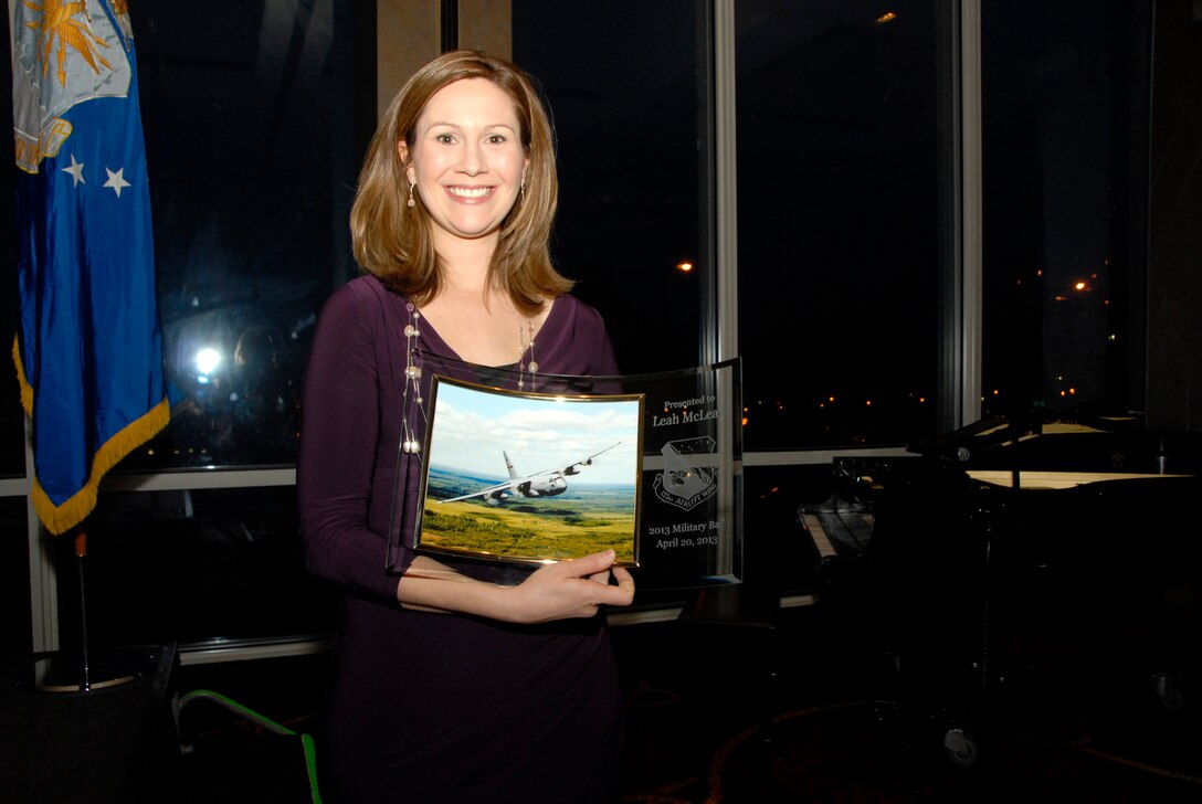 Leah McLean, anchor for KSTP channel 5 News, extends her gratitude towards the U.S. Military as she speaks to the guests at this year’s 133rd Airlift Wing Military Ball, St. Paul, Minn., Apr. 20, 2013. McLean was presented with a token of appreciation that evening by Col. Greg Haase, Commander of the 133rd Airlift Wing. 
(U.S. Air Force photo by Airman 1st Class Kari Giles /Released)
