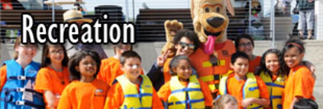 Recreation icon featuring students at National Harbor wearing life jackets.
