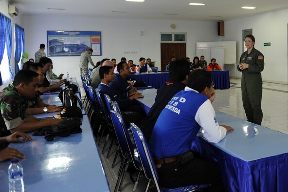 U.S. Air Force Col. Tamara Averett-Brauer, aeromedical evacuation subject-matter expert exchange team lead, speaks at a lecture during Pacific Angel 13-2 at Yogyakarta, Indonesia, April 24, 2013. PACANGEL is a joint and combined humanitarian assistance exercise held in various countries several times a year and includes medical, dental, optometry, engineering programs and various subject-matter expert exchanges. (U.S. Air Force photo by Airman 1st Class Kia Atkins)