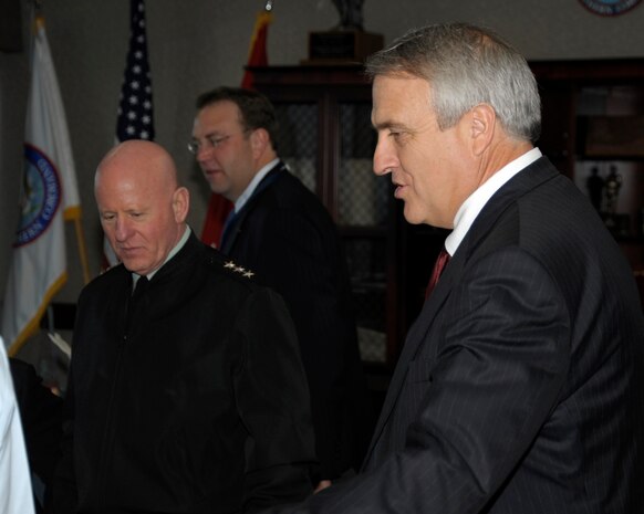 The Honorable Bill Ritter, Jr., Governor of Colorado, visits with Lt. Gen. H Steven Blum and members of the NORAD and USNORTHCOM staff March 30. Ritter visited in order to gain a better understanding of the missions of NORAD and USNORTHCOM and learn more about the economic footprint Peterson Air Force Base, where the commands are headquartered, has on the city of Colorado Springs.

Photo by Tech. Sgt. Aaron Bujan
