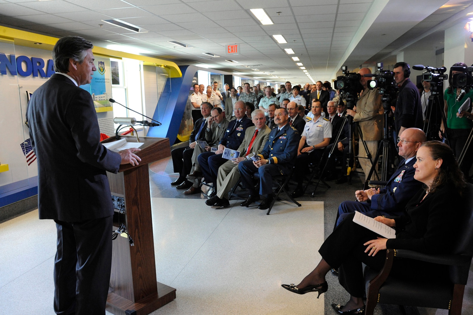 WASHINGTON, D.C. – Ambassador Gary Doer, Ambassador of Canada to the United States, speaks speaks to attendees at the NORAD Corridor Exhibit ribbong cutting ceremony at the Pentagon April 28. 

(Photo by Juan R. Tricoche)