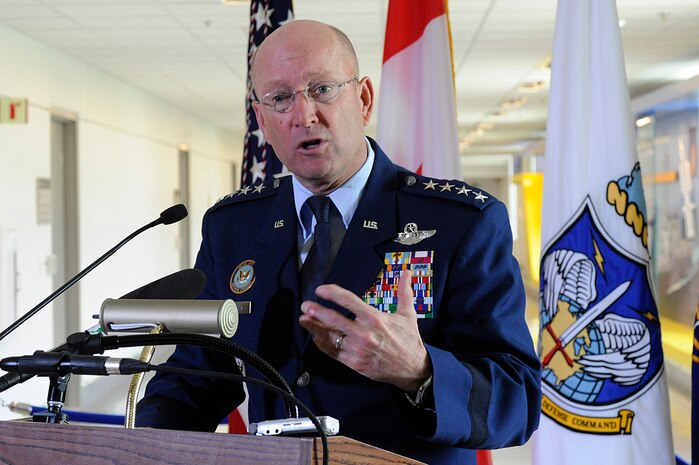 WASHINGTON, D.C. – Air Force Gen. Gene Renuart, North American Aerospace Defense Command and U.S. Northern Command commander speaks to attendees at the NORAD Corridor Exhibit ribbong cutting ceremony at the Pentagon April 28. 

(Photo by Juan R. Tricoche) 

