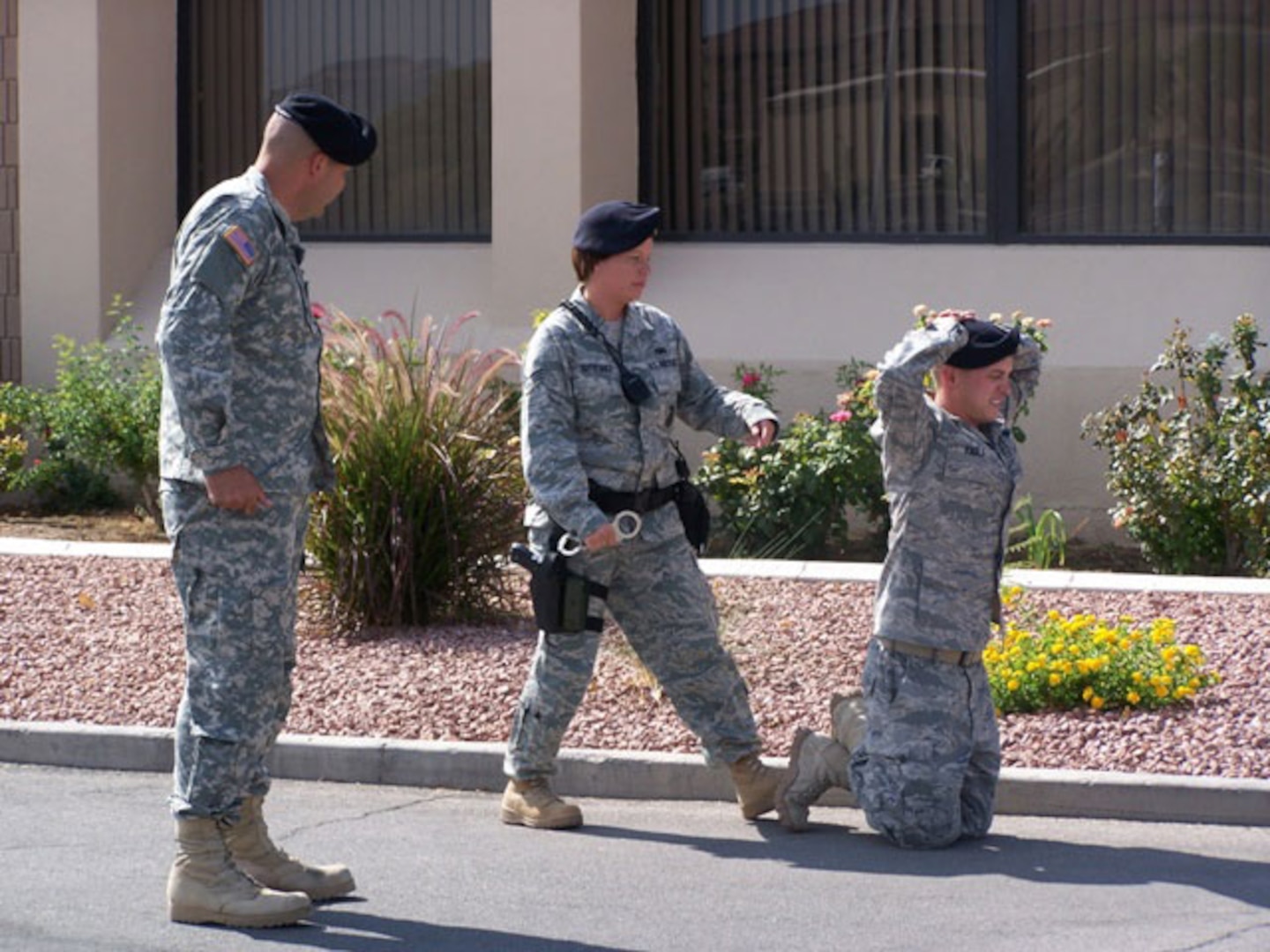 Nevada Army Guard Cops Police World S Largest Combat Air Base New Unit S Soldiers Train With Air
