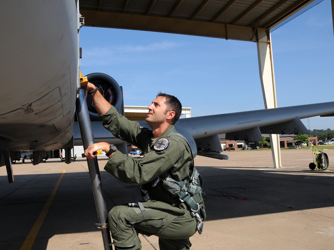 1st Lt. Matthew Cooley, an A-10C Thunderbolt II “Warthog” pilot with the 188th Fighter Wing’s 184th Fighter Squadron was selected as the Flying Razorback spotlight for August 2013. (U.S. Air National Guard photo by Senior Airman John Hillier/188th Fighter Wing Public Affairs)