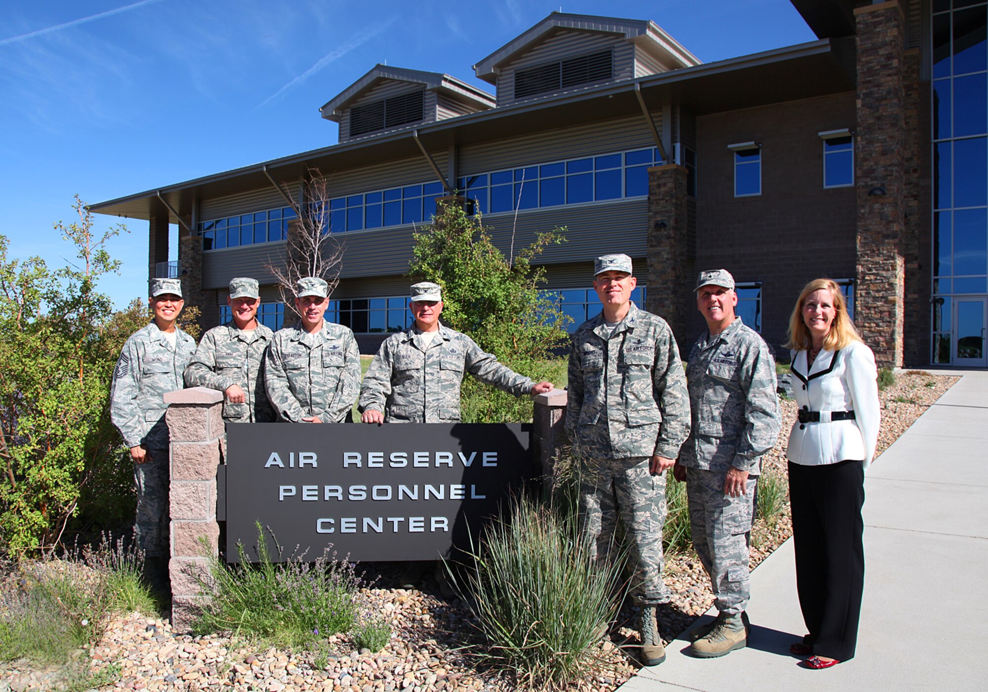 Cindy Kreutz, an honorary commander and chief executive officer and president of the Spalding Rehabilitation Hospital in Aurora, Colo., along with ARPC’s commander, vice commander, and command chief, welcomed new senior leadership from the 460th Space Wing. As part of their orientation, they received a mission brief and preview of ARPC’s responsibilities in support of Air National Guard and Reserve members.
Pictured from left to right are Chief Master Sgt. Brian Wong, ARPC command chief; Chief Master Sgt. Craig Hall, 460th Space Wing command chief; Col. Mitch Stratton, 460th Space Wing vice commander;  Col. Kenneth Klein, ARPC vice commander; Col. Dan Wright III, 460th Space Wing commander; Brig. Gen. Jay Flournoy, ARPC commander; and Cindy Kreutz.  (U.S. Air Force photo/Quinn Jacobson)
