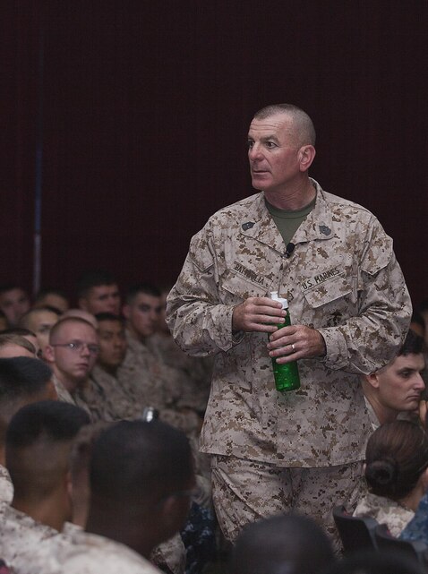 Battaglia visits MCB Hawaii > Marine Corps Base Hawaii > News Article ...