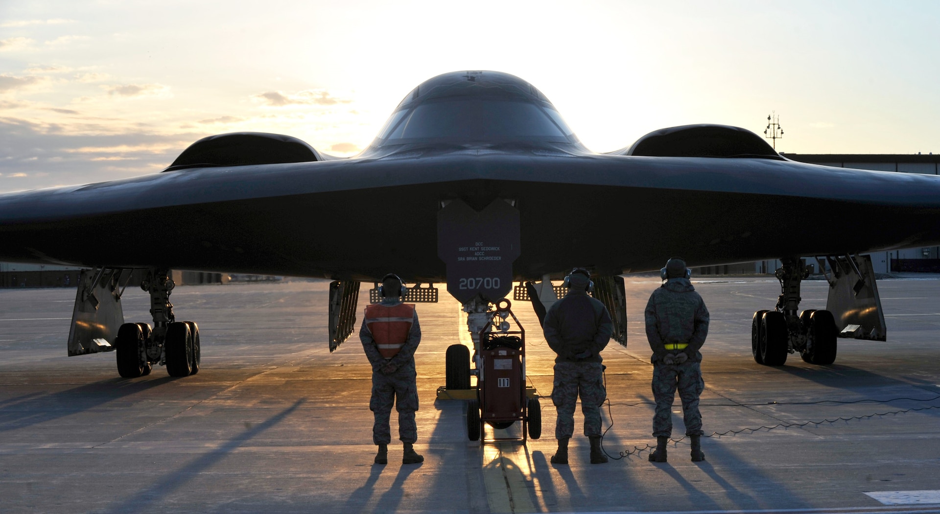 First B-2 stealth bomber surpasses 7,000 flight hours > National Guard