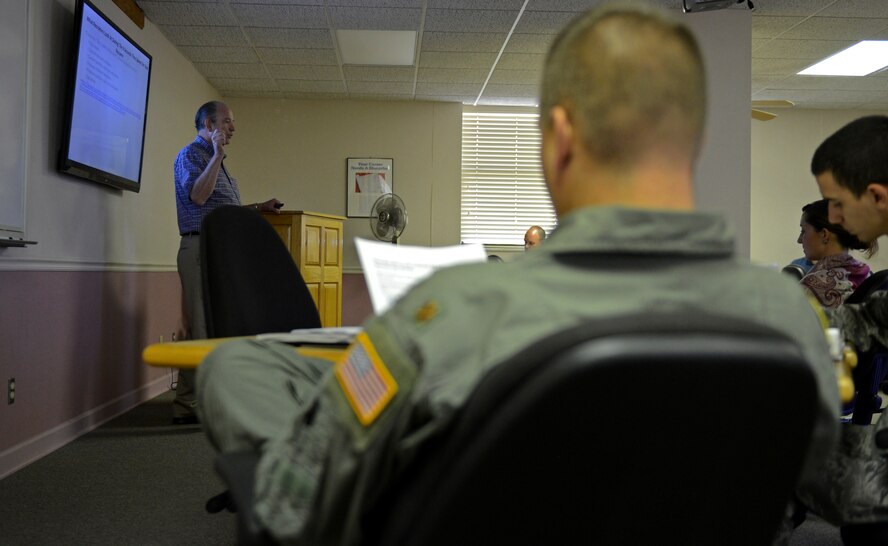 Forrest Carper, Airman and Family Readiness Center community readiness consultant, teaches a resume workshop at the A&FRC on Barksdale Air Force Base, La., Aug. 13, 2013. The class teaches participants how to develop a traditional resume and is available for anyone with a military identification card. (U.S. Air Force photo/Senior Airman Micaiah Anthony)