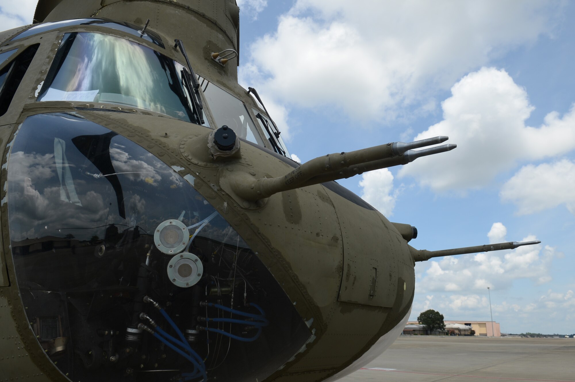 An Army Boeing CH-47F Chinook waits to be refueled at Shaw Air Force Base S.C., Aug. 9, 2013.  (U.S. Air Force photo by Airman 1st Class Jonathan Bass/Released)