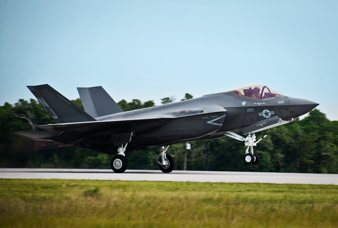 First F-35C flight at Eglin