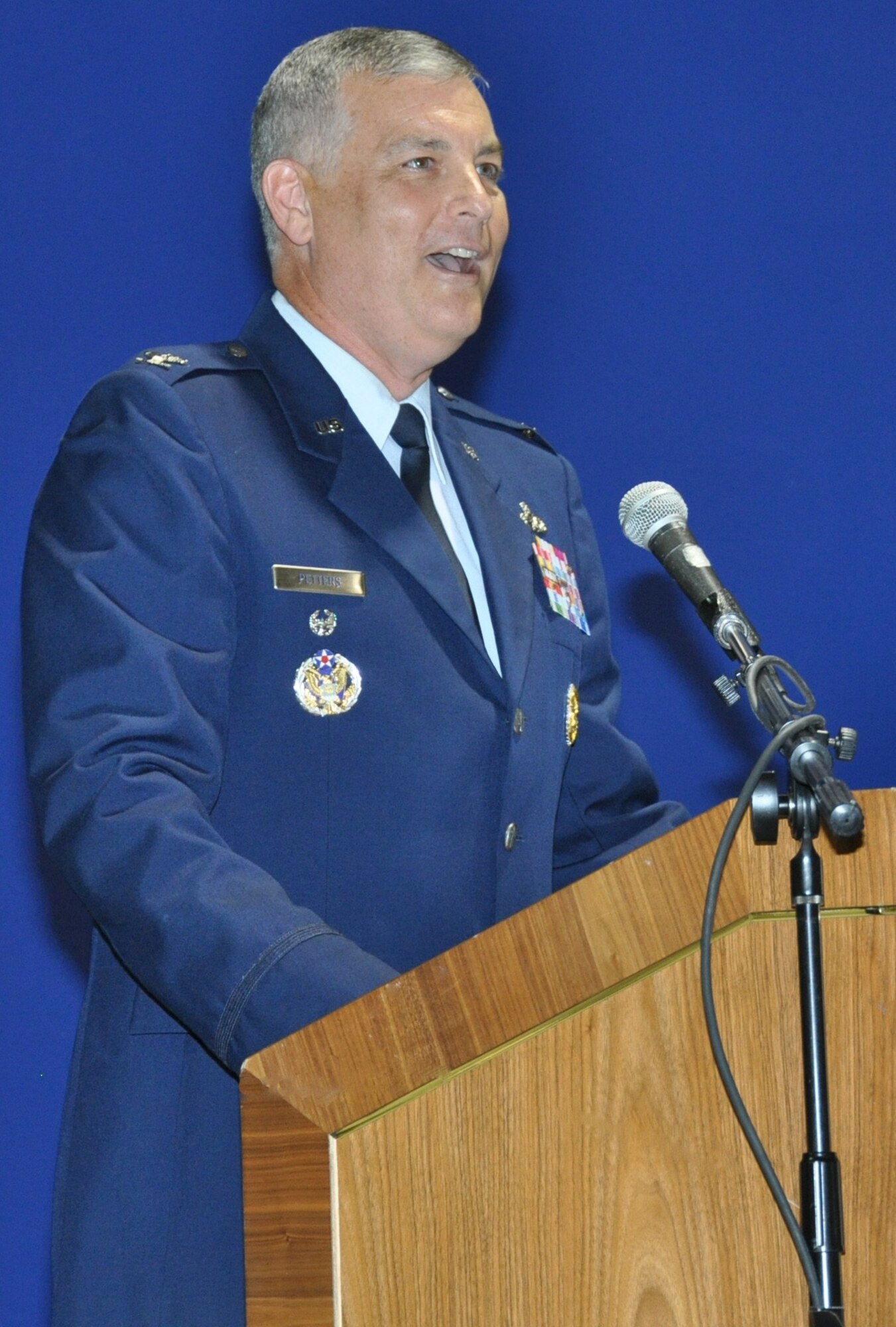 Col. Stephen D. Petters speaks to members of the 76th Propulsion Maintenance Group during a Aug. 15 change of command ceremony. (Air Force photo by Capt. Bryan Tilos)