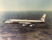 Boeing VC-137C SAM 26000 (Air Force One) in flight. (U.S. Air Force photo)