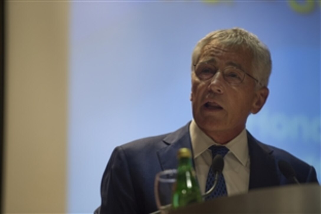 U.S. Defense Secretary Chuck Hagel delivers a speech at the Malaysian Institute of Defense and Security in Kuala Lumpur, Malaysia, Aug. 25, 2013. 