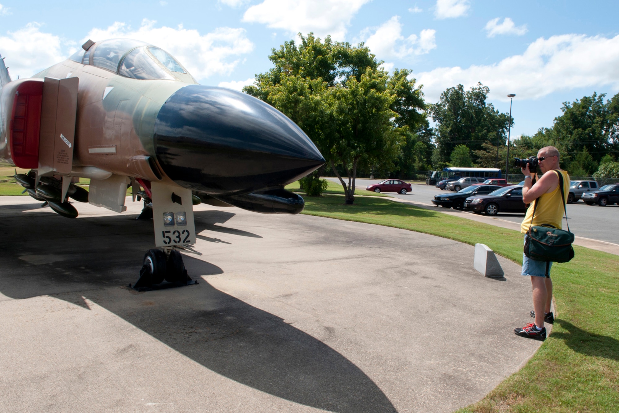 正規通販 photographer International captures Phantom F-4 preserved その他