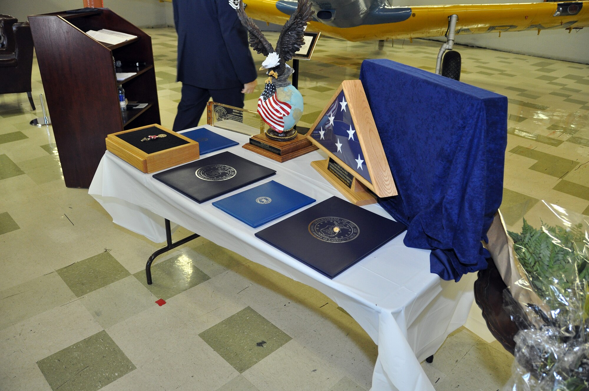 TRAVIS AIR FORCE BASE, Calif. -- Senior Master Sgt. Kelly Norris, 349th maintenance group, at his retirement ceremony held at the Heritage Center, Travis Air Force Base, Calif., Aug. 24, 2013. (U.S. Air Force photo / Senior Master Sgt. Robert Wade) 