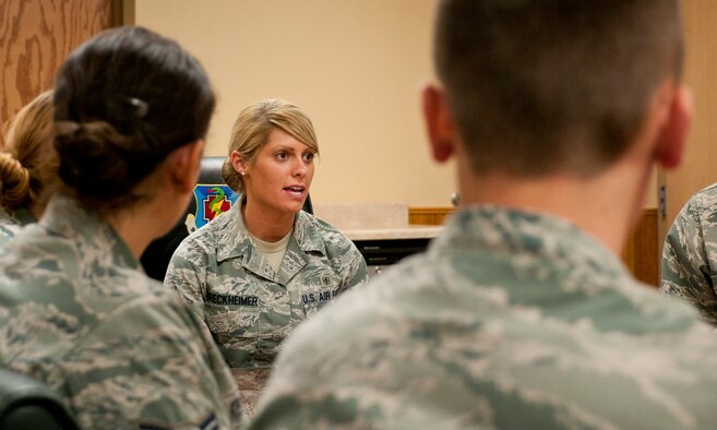 130822-F-BR137-001
Senior Airman Bryenna Breckheimer, the Air Force’s 2012 Outstanding Airman for Air Force Global Strike command, speaks with members of the 90th Medical Group in the 90th MDG Medical Treatment Facility during her visit to F.E. Warren Air Force Base, Wyo., Aug. 22, 2013. (U.S. Air Force photo by Airman 1st Class Jason Wiese)
