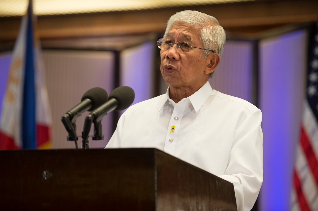 Philippine Defense Secretary Voltaire Gazmin speaks at a press conference at Malacanang Palace in Manila, Philippines, Aug. 30, 2013. 