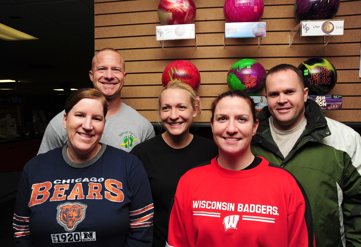 Bowling alley fundraiser helps raise CFC money > Whiteman Air Force