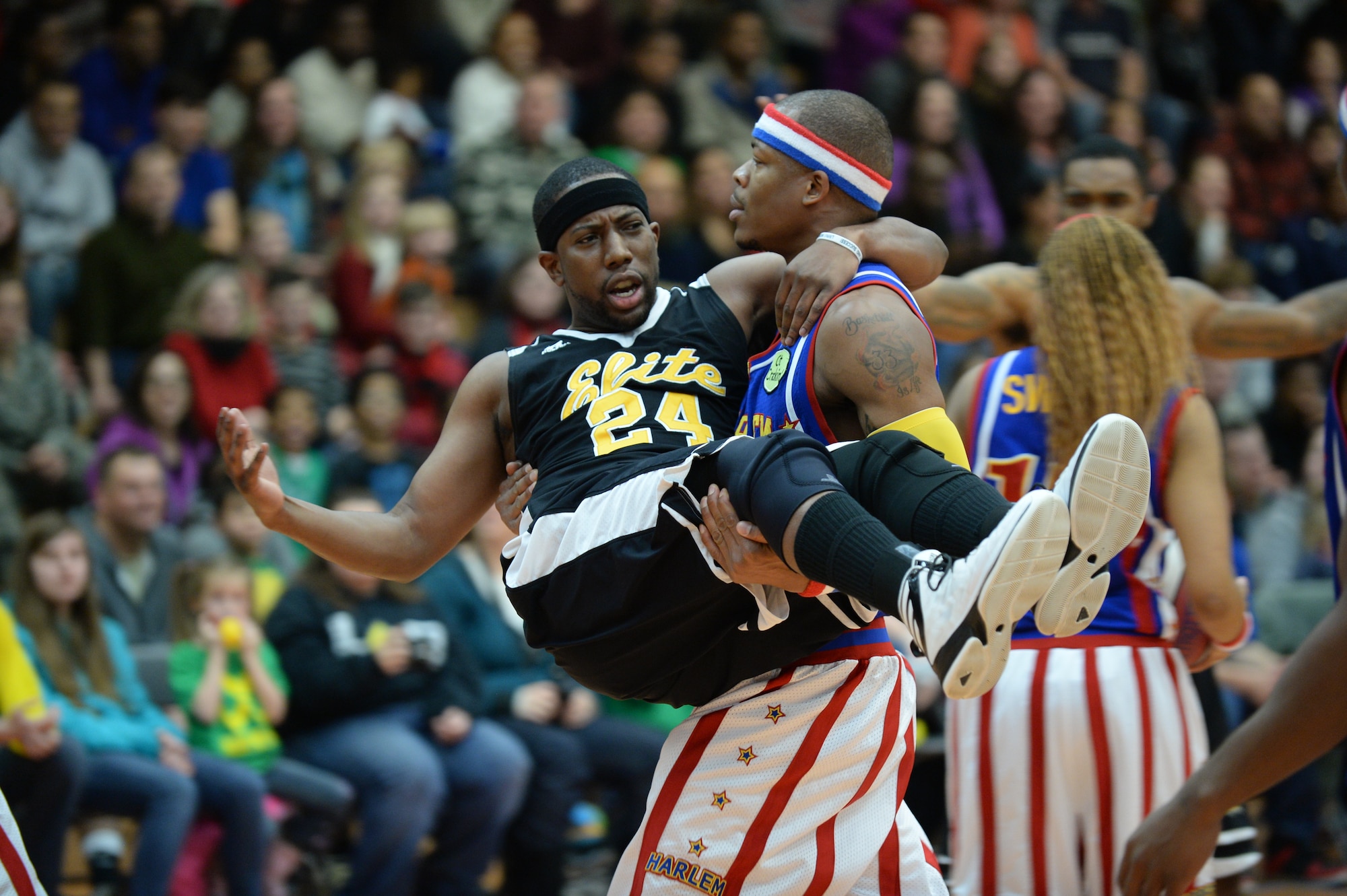 Harlem Globetrotters electrify Saber Nation with 91-78 victory >U.S. Air Forces in Europe & Air Forces Africa >Article Display