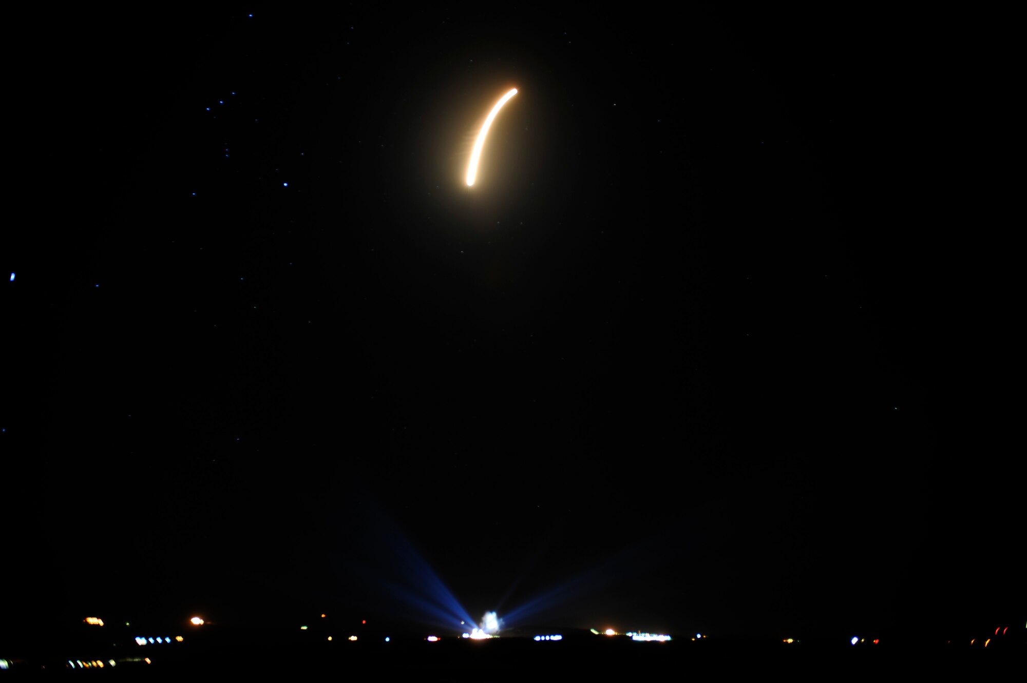 VANDENBERG AIR FORCE BASE, Calif. -- A United Launch Alliance Atlas V rocket carrying a National Reconnaissance Office payload launches here Dec. 5, 2013. The rocket launched at 11:14:30 PST from Space Launch Complex-3 by Team Vandenberg. (U.S. Air Force photo/ Airman 1st Class Yvonne Morales)