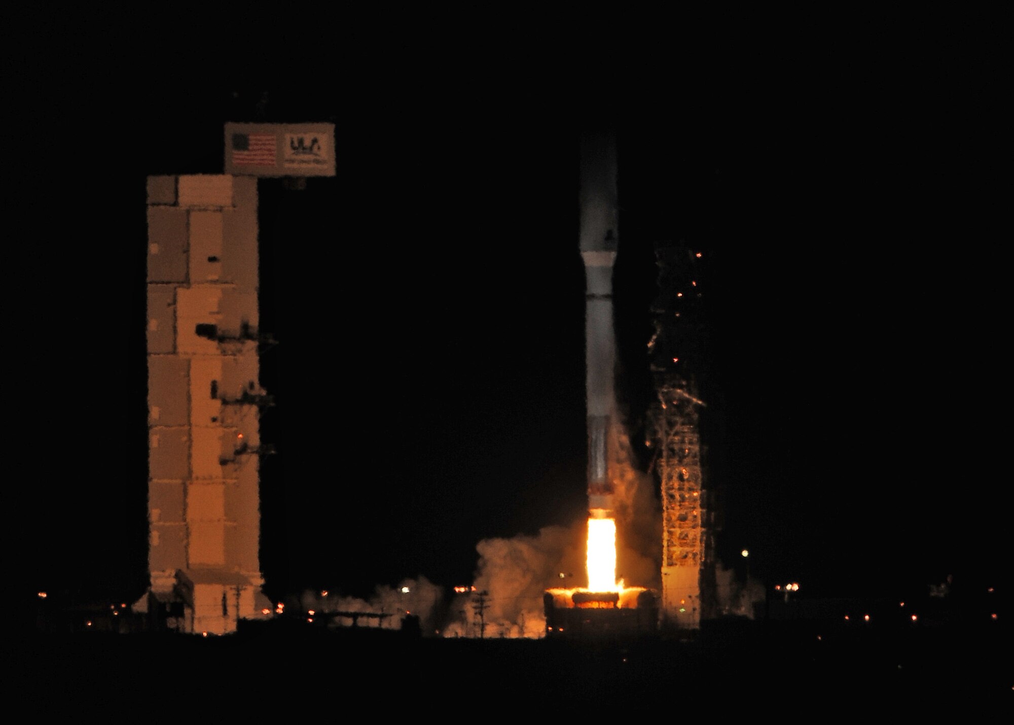 VANDENBERG AIR FORCE BASE, Calif. -- A United Launch Alliance Atlas V rocket carrying a National Reconnaissance Office payload launches here Dec. 5, 2013. The rocket launched at 11:14:30 PST from Space Launch Complex-3 by Team Vandenberg. (U.S. Air Force photo/Michael Peterson)