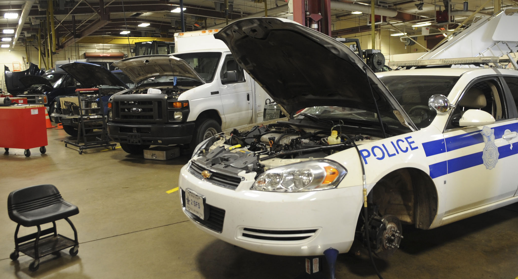 2 LRS vehicle maintenance Airmen keep Barksdale moving