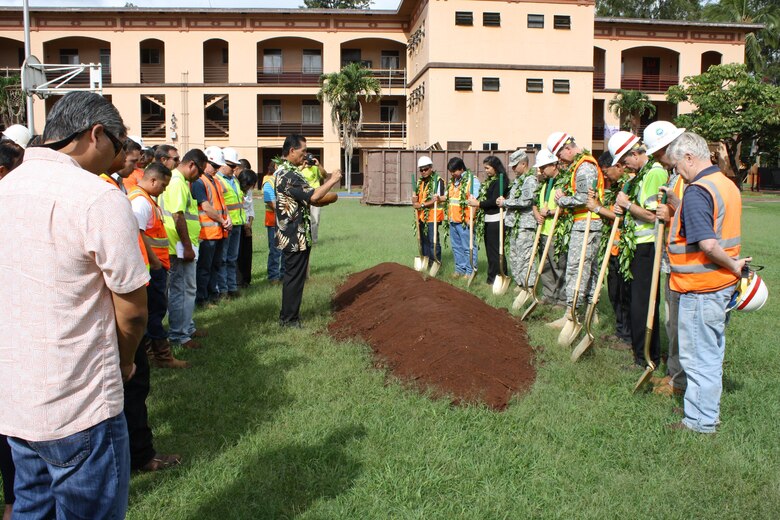Kahu Curt Pa’alua Kekuna (center) from Kawaiaha’o Church, Honolulu led the site blessing and groundbreaking ceremony in Quad B at Schofield Barracks to signify the start of construction and renovation for buildings 156, 157 and 158 within the quad. 