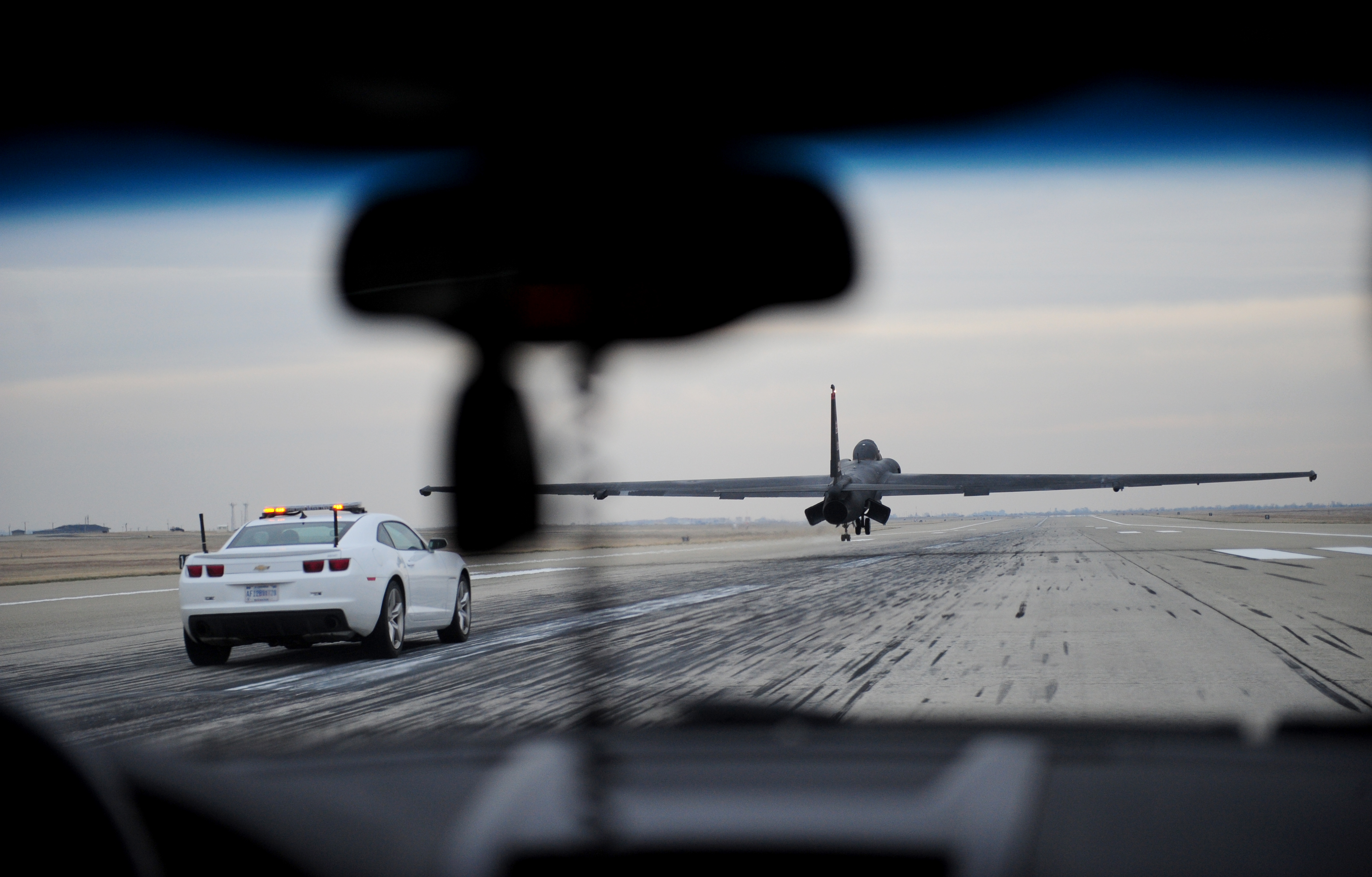 Why does the U-2 need chase cars? > Beale Air Force Base > Article Display