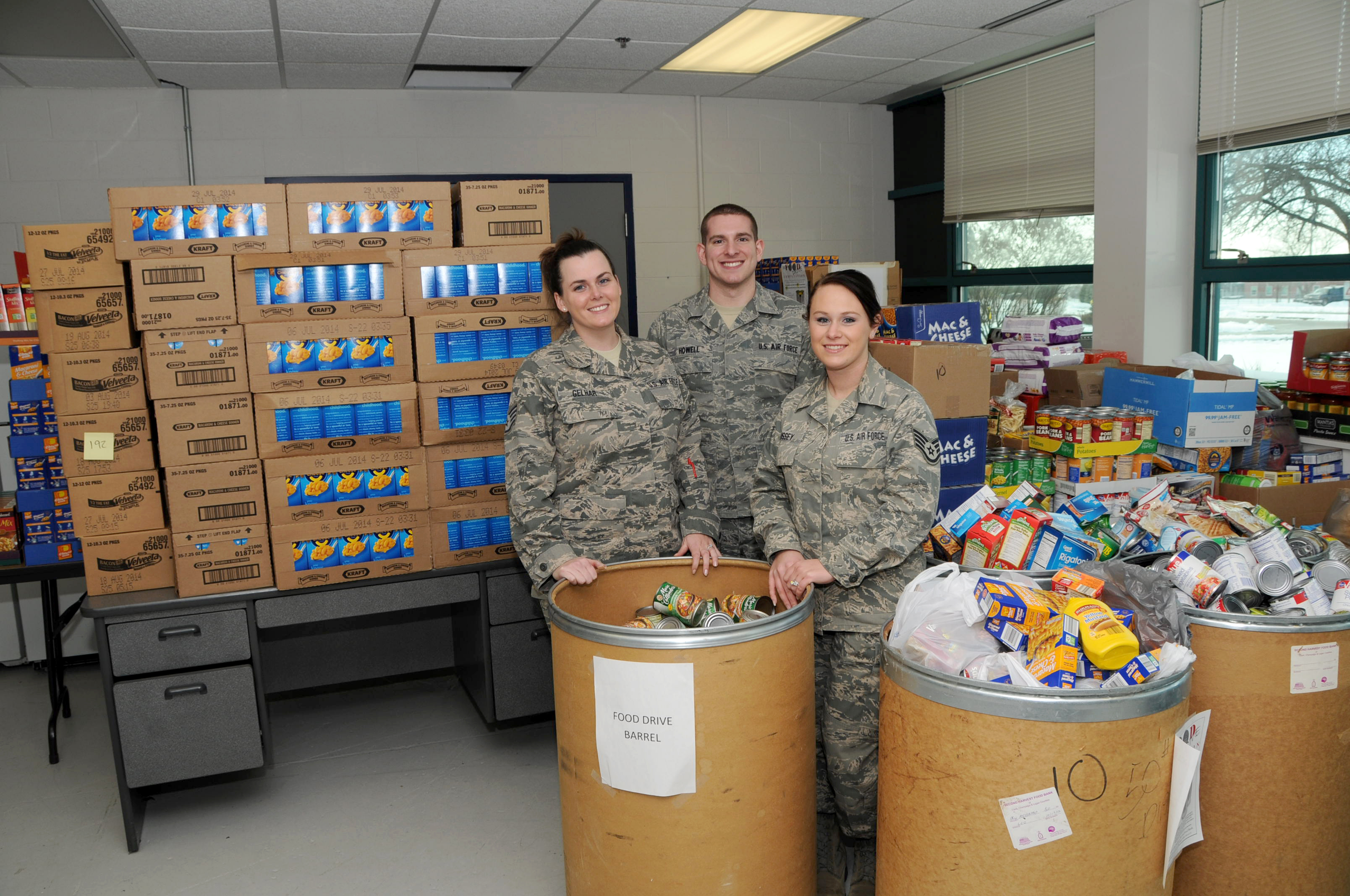 Airman Collect Food For Local Food Pantry