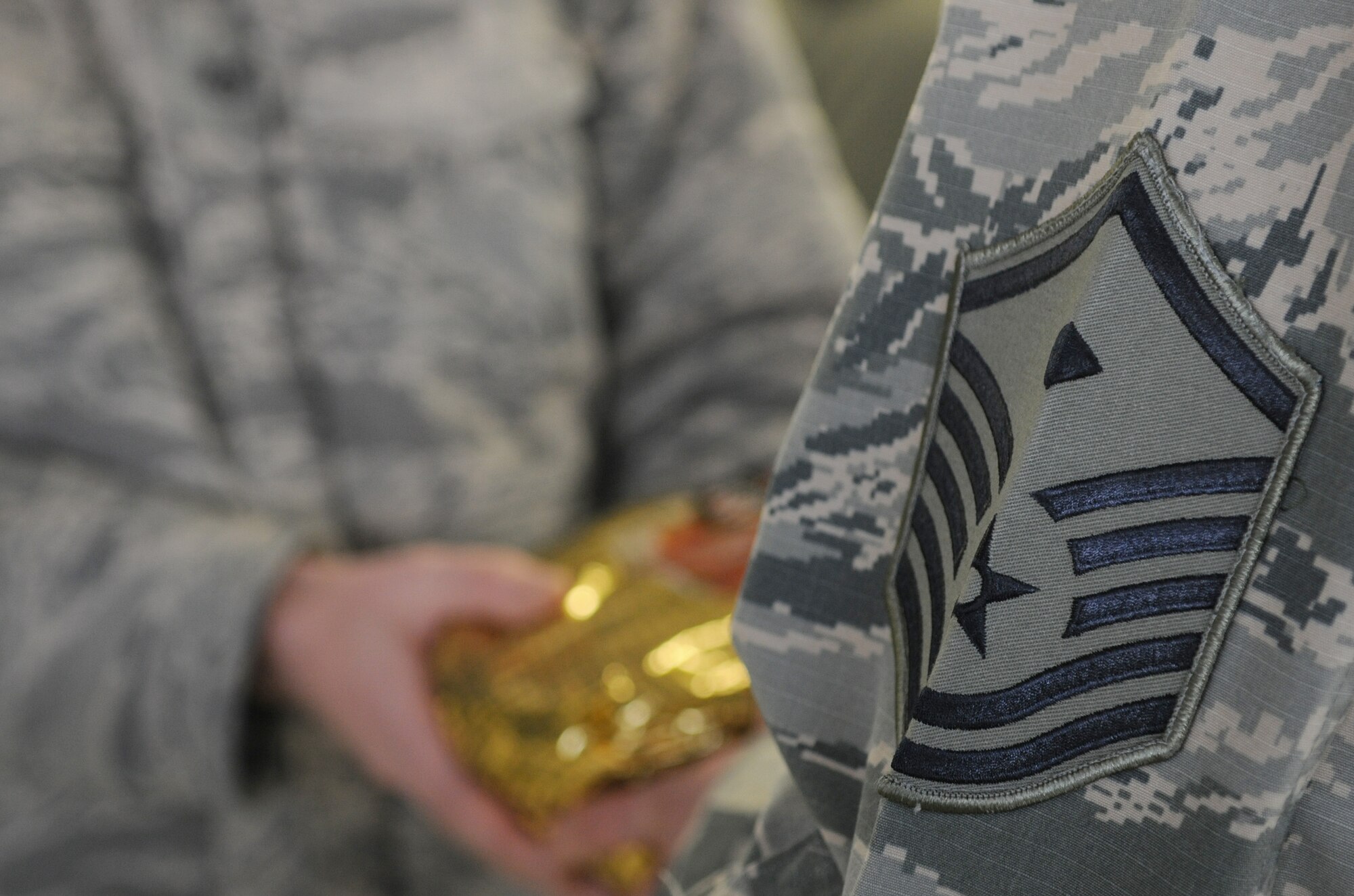 The First Sergeant’s Council handed out hams to Airmen at the Commissary here Dec. 18. Hormel donated more than 100 hams as a part of “Hams for Hunger” to give back to the community.(U.S. Air Force photo/ Airman 1st Class Ryan J. Sonnier)