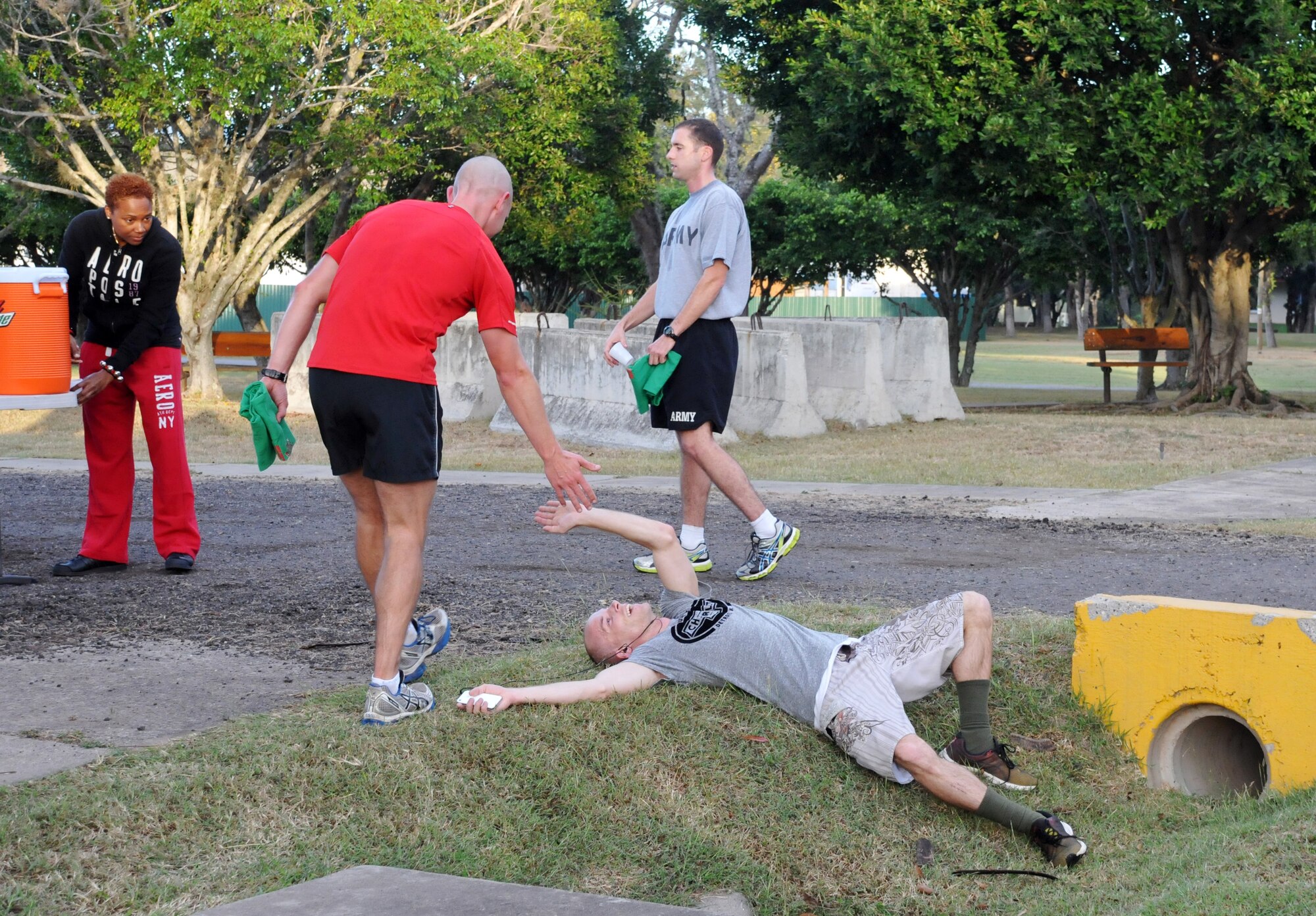 Joint Task Force-Bravo members participated in the “2013 Jingle Bell 5K Run & Walk” at Soto Cano Air Base, Honduras, Dec. 19, 2013. (Photo by Ana Fonseca)