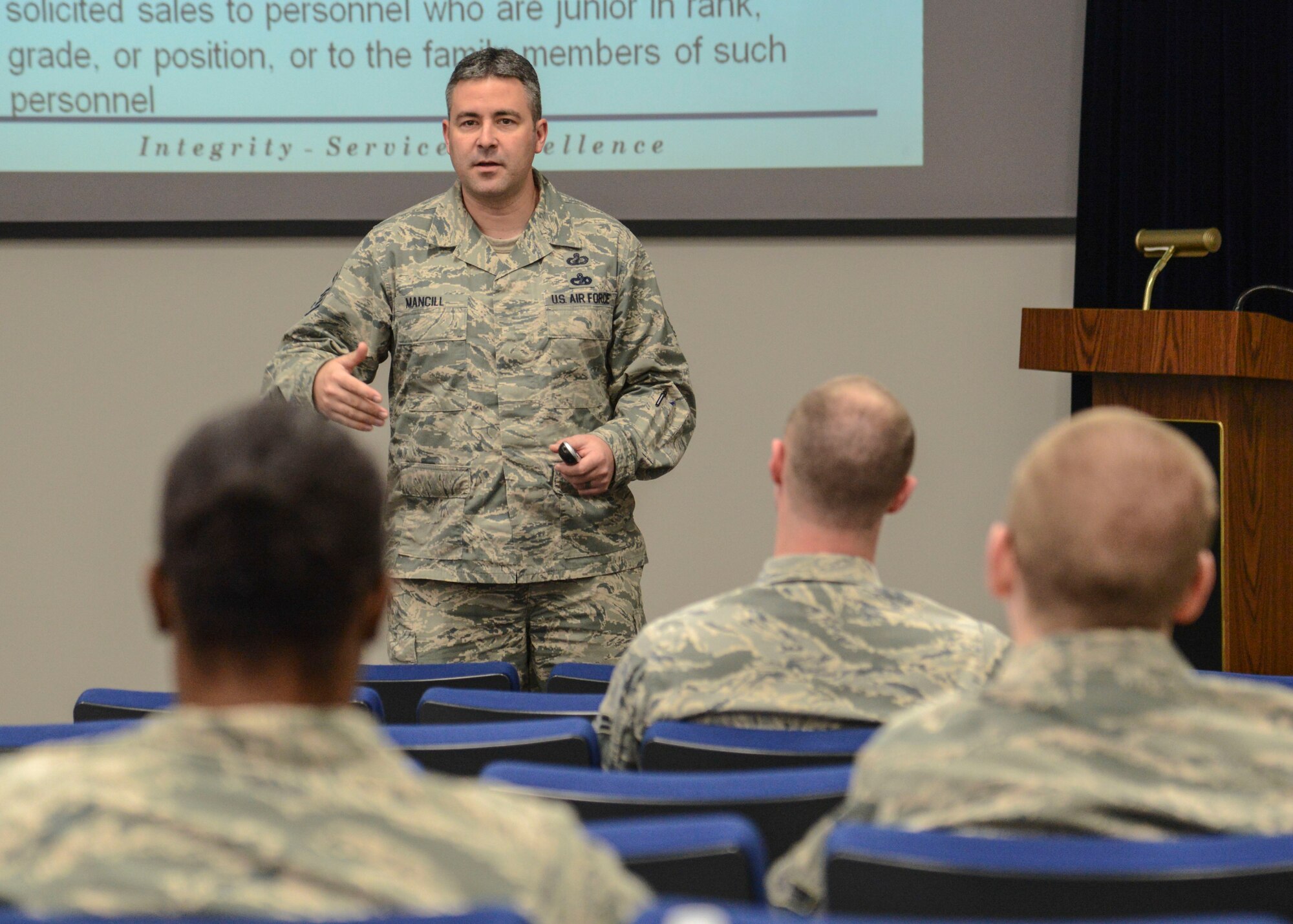 Senior Master Sgt. Matthew Mancill, an instructor for the Airman Professional Enhancement Seminar, teaches student at Yokota Air Base, Japan, Dec. 17, 2013.  The course is designed to prepare Airmen for leadership position.  (U.S. Air Force photo by Airman 1st Class Soo C. Kim / Released)