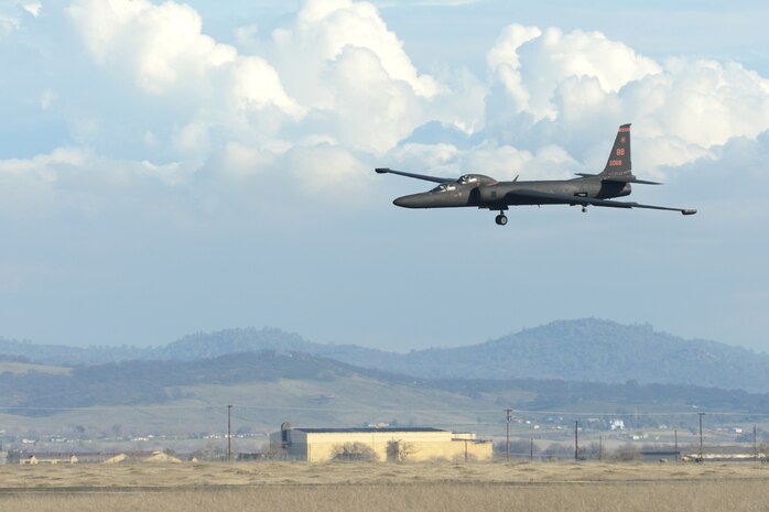 A U.S. Air Force U-2 Dragon Lady high-altitude reconnaissance aircraft lands at Beale Air Force Base, Calif., on Jan. 25, 2013, after flying a routine sortie over the local area. Sorties consist of flying patterns and running through touch and go exercises. (U.S. Air Force Photo by Mr. John Schwab/ Released)