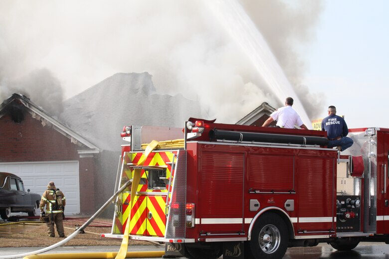 Airman helps extinguish local house fire > Moody Air Force Base