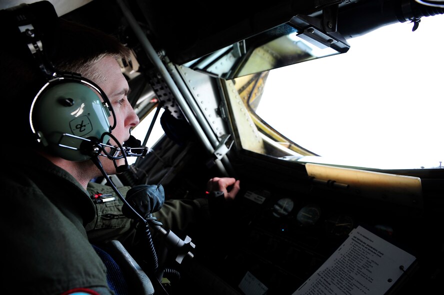 U.S. Airman 1st Class Austin Seale, 911th Aerial Refueling Squadron boom operator, refuels an F-16 Fighting Falcon during exercise RAZOR TALON at Seymour Johnson Air Force Base, N.C., Feb. 7, 2013. RAZOR TALON is a monthly, large force exercise and joint-unit training opportunity to employ cutting edge operational concepts such as AirSea and Maritime Air Support on the Atlantic Coast. (U.S. Air Force photo by Master Sgt. Shane A. Cuomo)