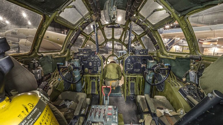 App showcasing aircraft cockpits now available > National Museum of the