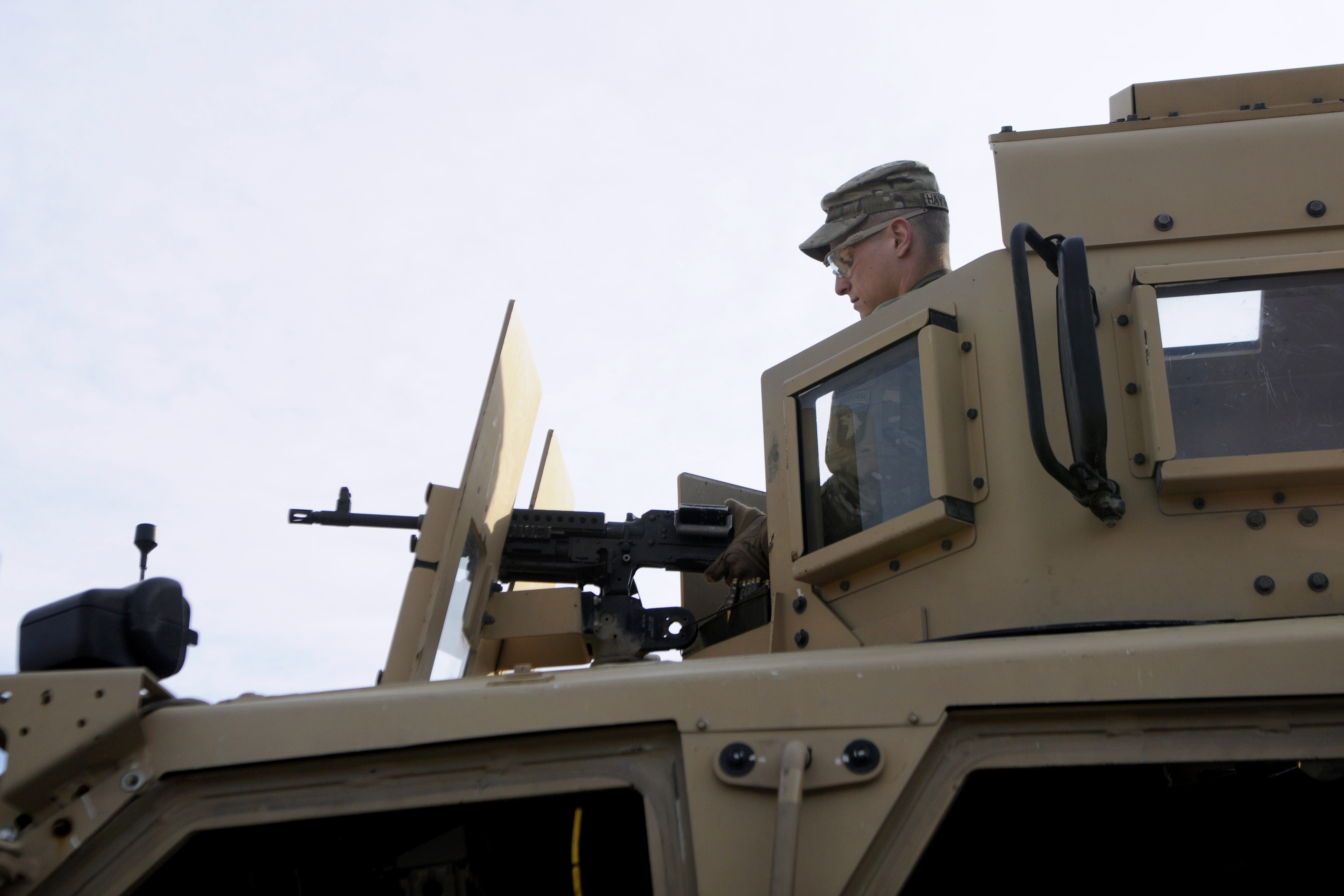 U.S. Army 2nd Lt. George Hayworth Mounts His M240 Machine Gun Onto The ...