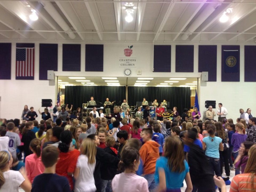 Raptor performs at Bellevue Elementary School