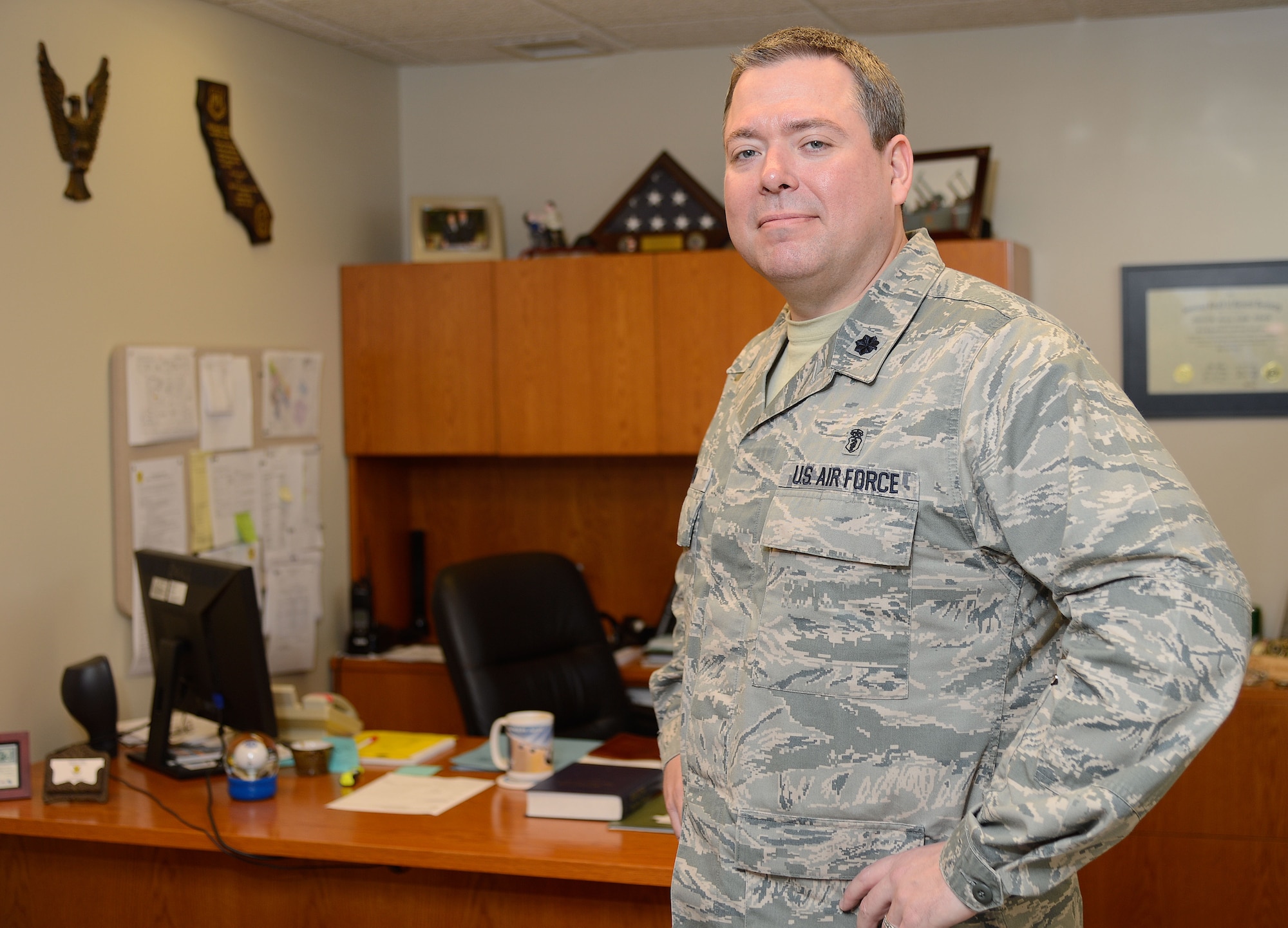 Air Mobility Command Annual Award winner Lt. Col. Darrell Smith, commander 436th Dental Squadron, Dover Air Force Base, Del., Feb. 20, 2013. (U.S. Air Force photo/Greg L. Davis)