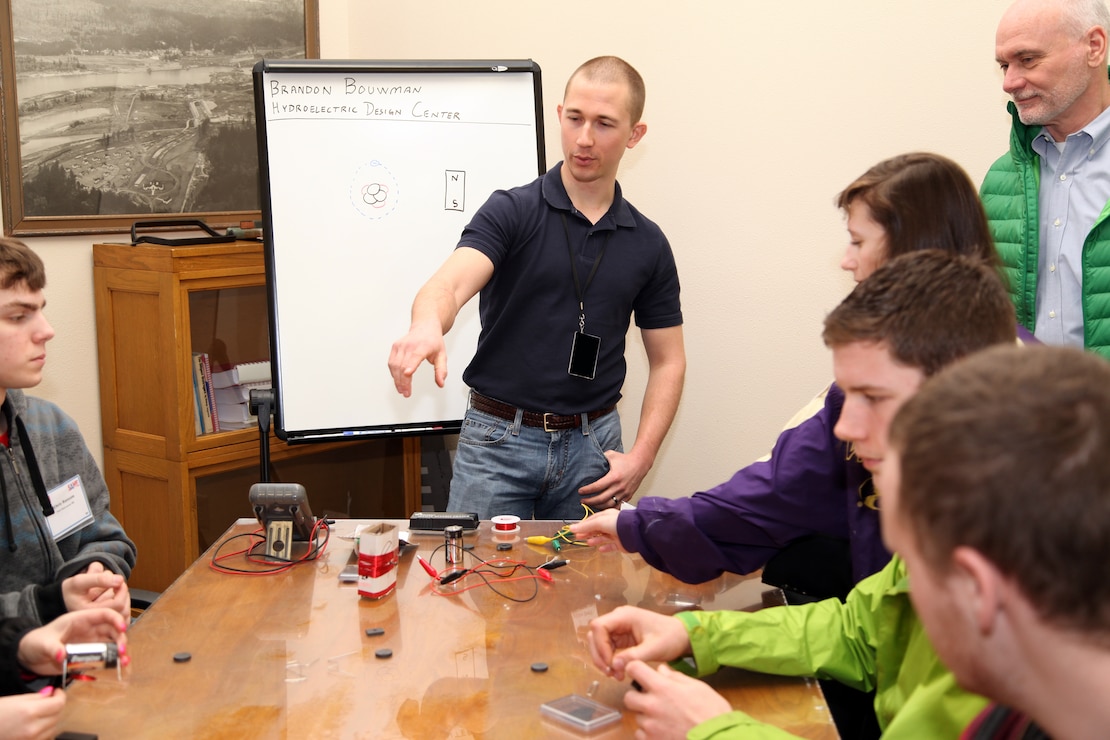 Corps welcomes future engineers to Bonneville Dam to celebrate Engineer Day