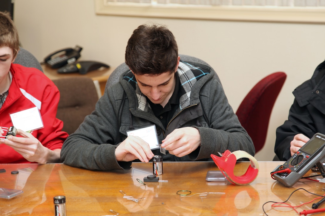 High school students from a dozen Portland-area schools visited Bonneville Lock and Dam on Feb. 21, 2013, to celebrate Engineer Day. Students created their own power sources from magnets and pieces of copper wire.