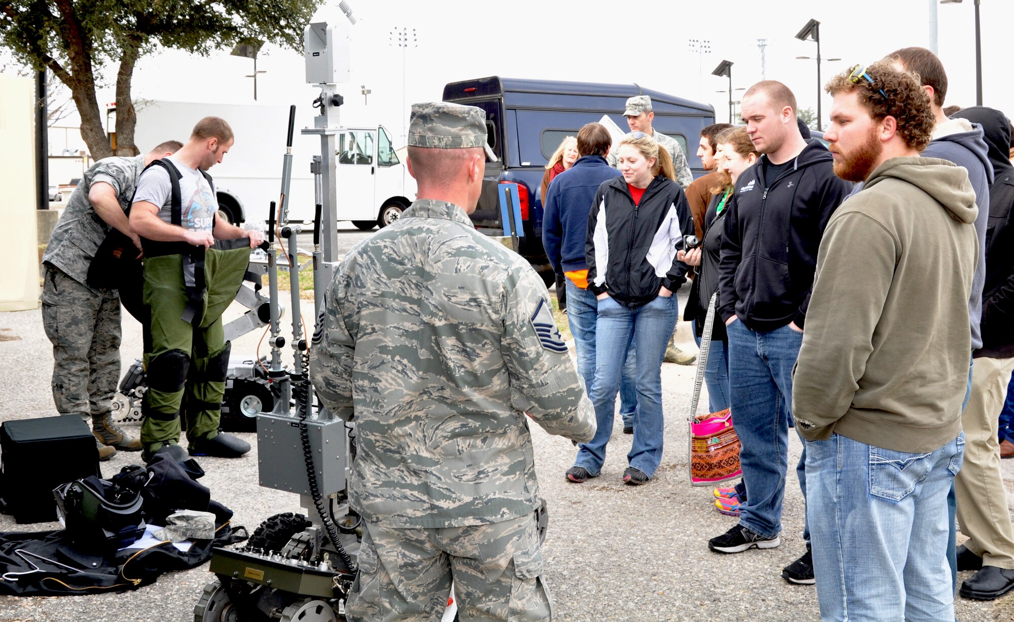 Missouri Science and Technology University students paid a visit to the 301st Fighter Wing's EOD section recently for some hands on EOD experience. The students were given the opportunity to see how the explosive ordinance equipment saves lives and how the gear is worn to protect the Airmen. The EOD team is new to the 301st Civil Engineer Squadron at the Naval Air Station Fort Worth Joint Reserve Base, Texas.