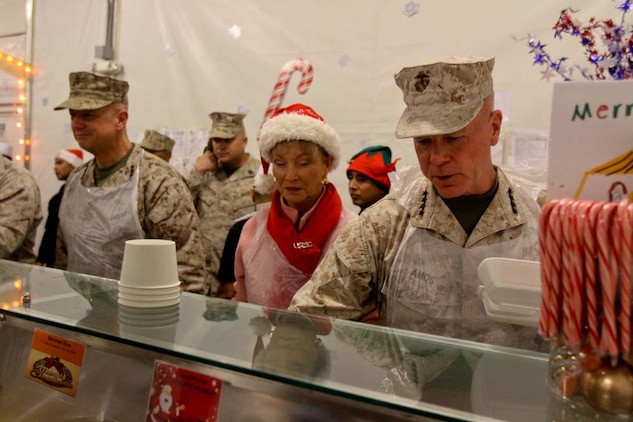 CMC, SMMC spend Christmas with servicemembers in Afghanistan > I Marine ...