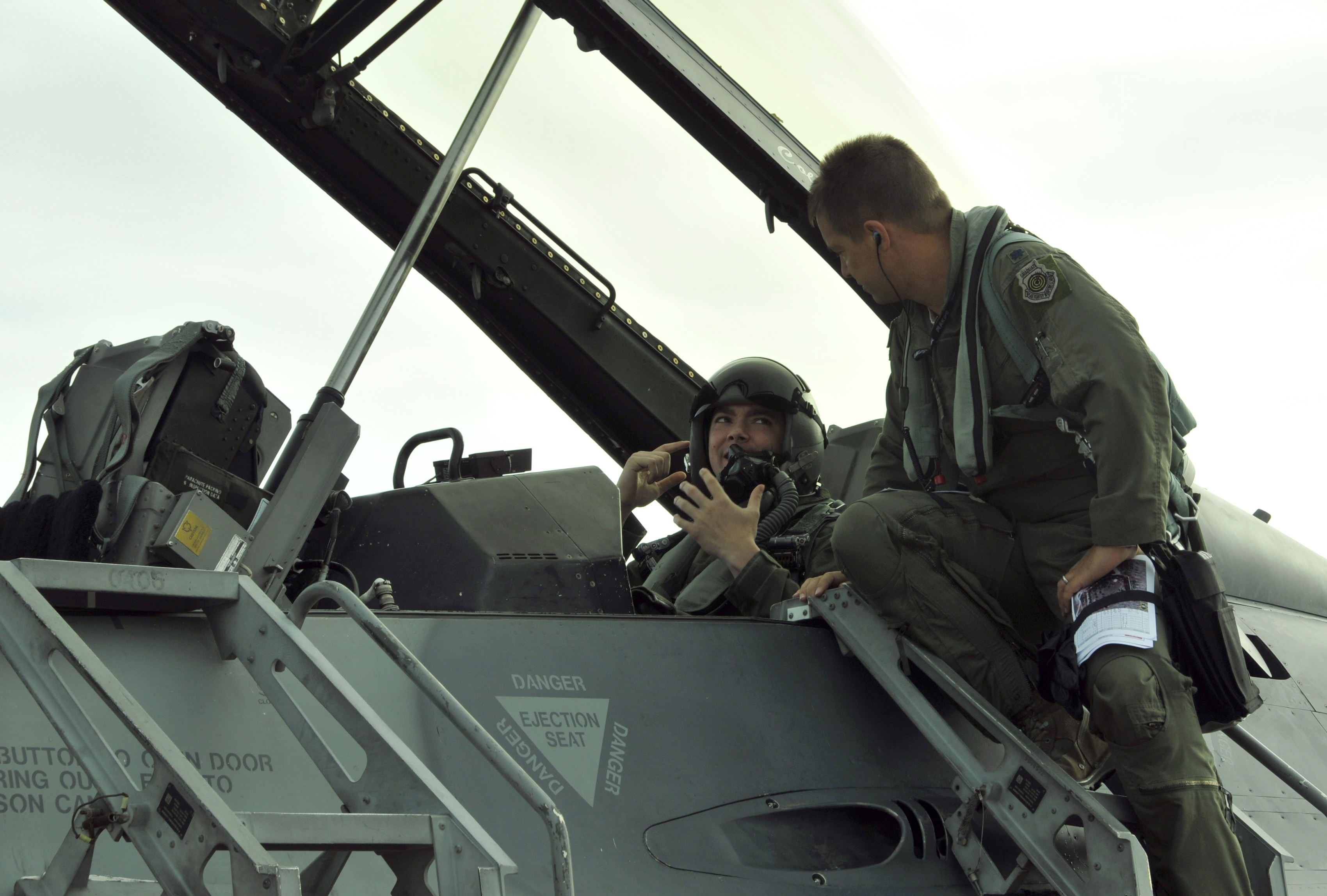 Air Force Academy cadets take to the skies in Homestead's F-16s